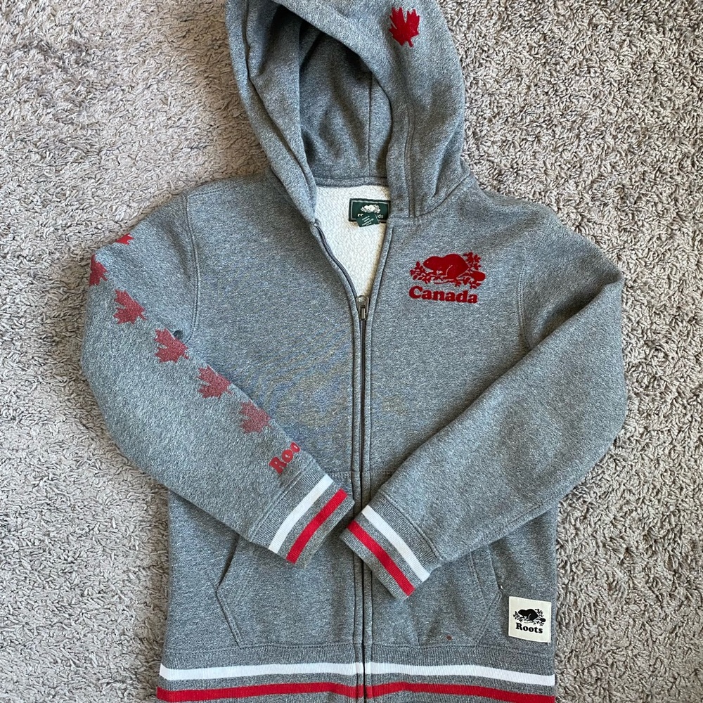 Roots kids zip up hoodie M